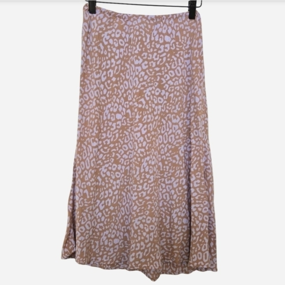Motel Rocks Dresses & Skirts - Motel Leopard Print Beige Purple Midi Skirt Size small